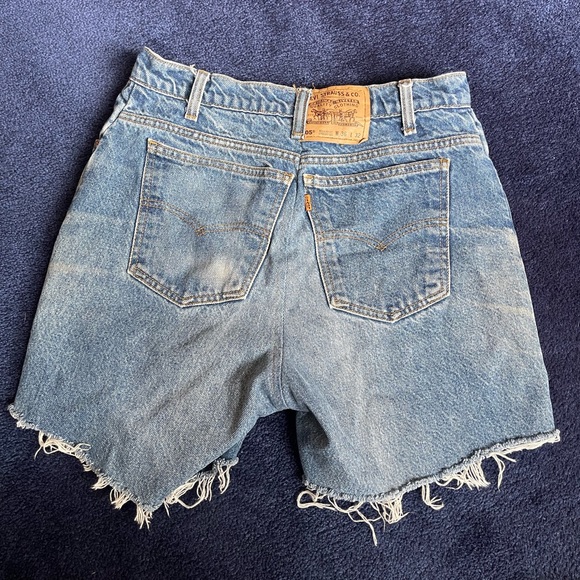 Womens Vintage Levis Mid length short Size M - Picture 2 of 2